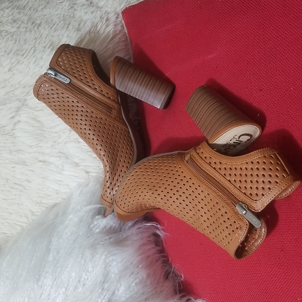 Sam Elderman Sandals - image 7